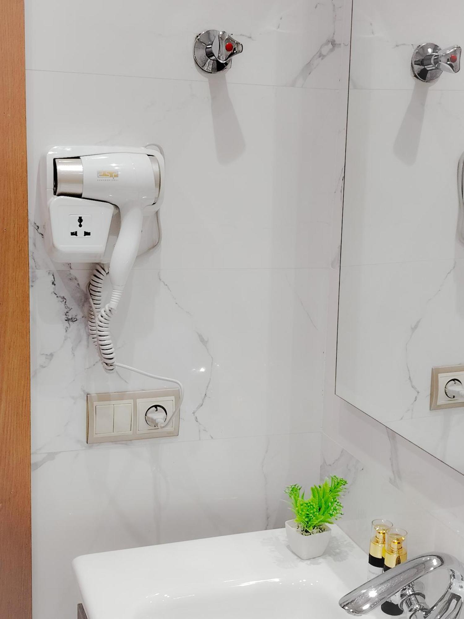 Super Apartement Totalement Neuf Et Climatise A Cote Du Centre Commercial Marjane M2 Tanger Ngoại thất bức ảnh